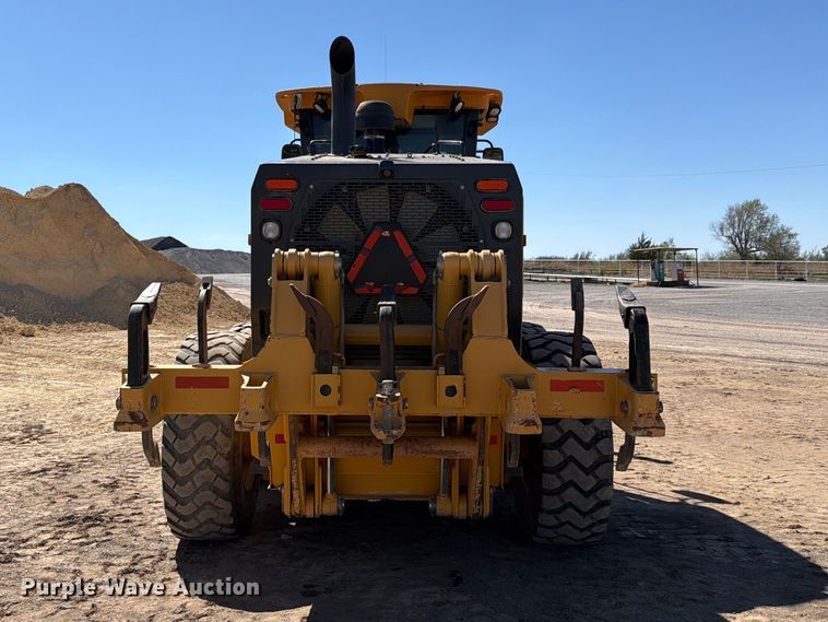image for item EW7549 2016 John Deere 672G motor grader