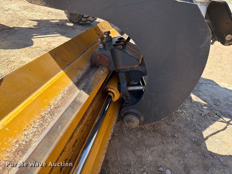 image for item EW7549 2016 John Deere 672G motor grader