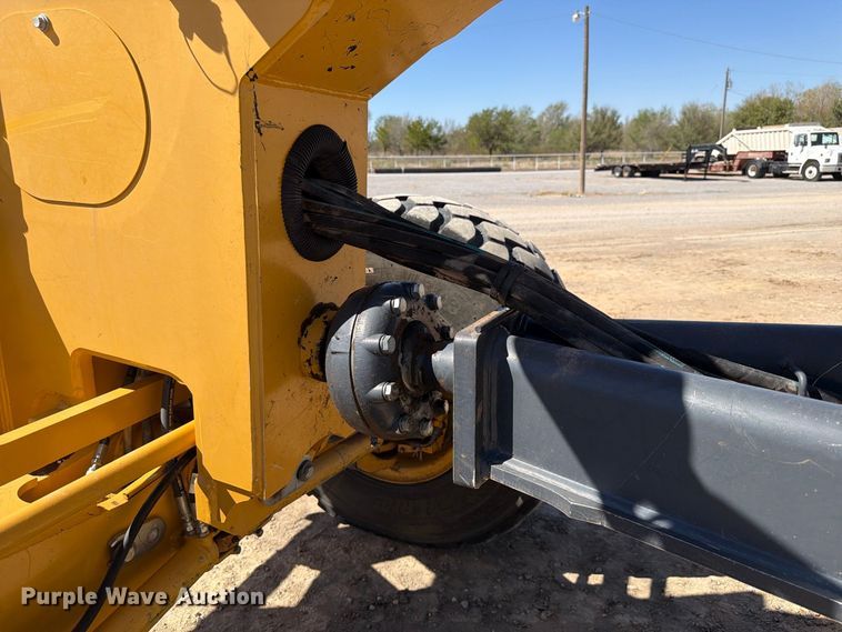 image for item EW7549 2016 John Deere 672G motor grader