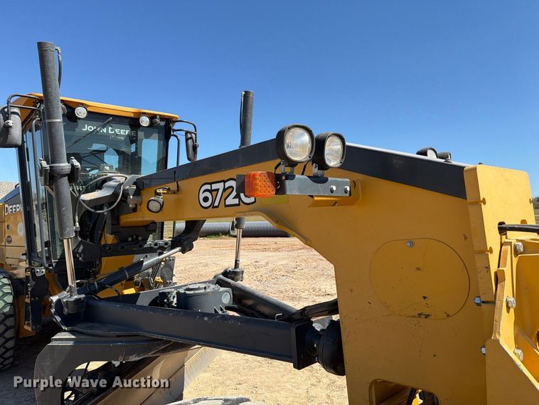 image for item EW7549 2016 John Deere 672G motor grader