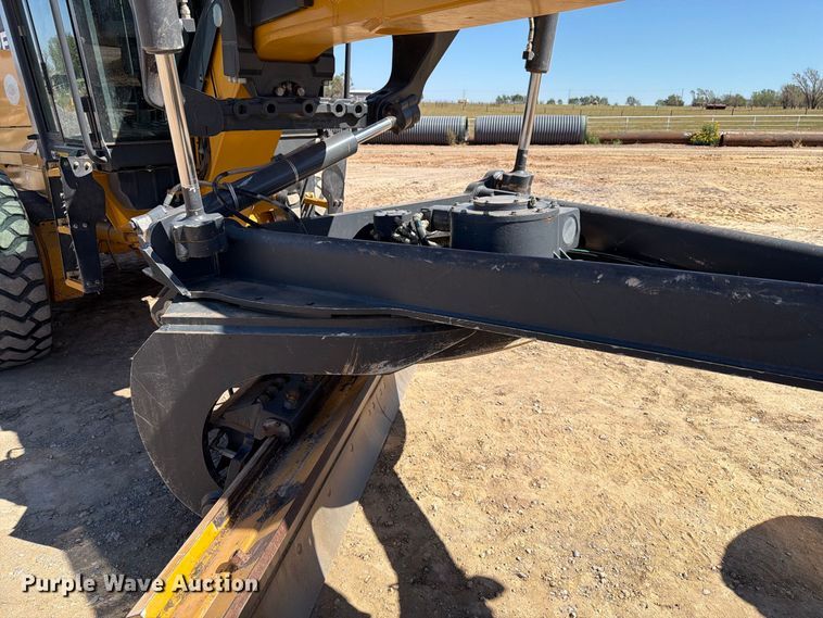 image for item EW7549 2016 John Deere 672G motor grader