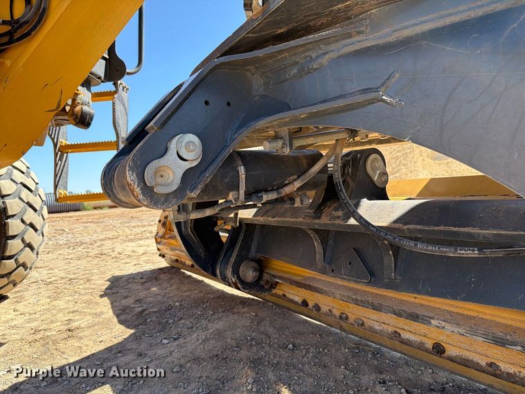 image for item EW7549 2016 John Deere 672G motor grader
