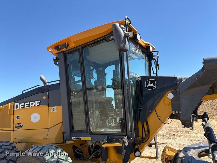 image for item EW7549 2016 John Deere 672G motor grader