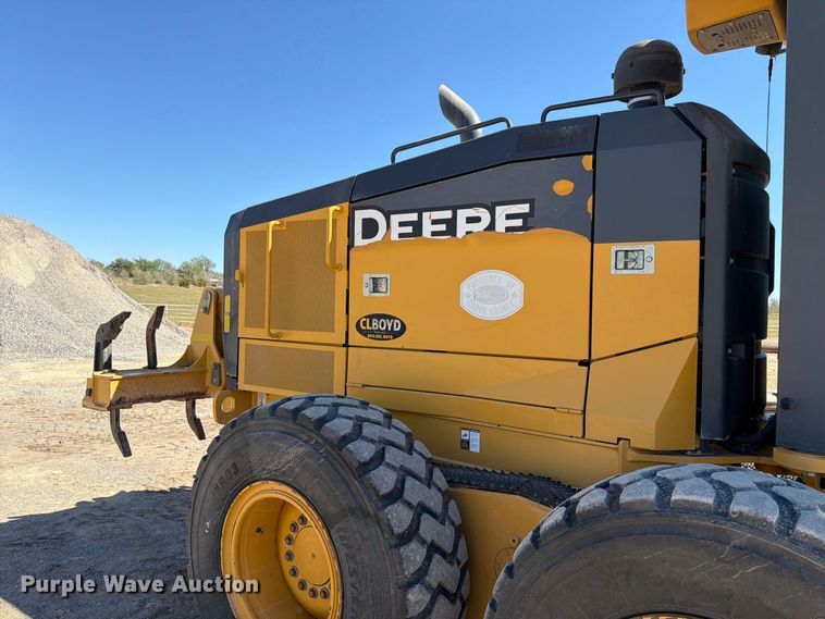 image for item EW7549 2016 John Deere 672G motor grader