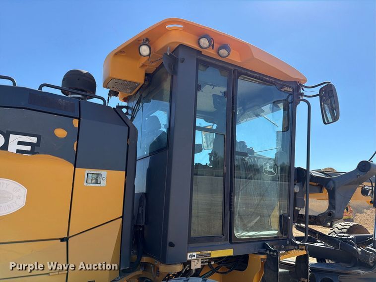 image for item EW7549 2016 John Deere 672G motor grader