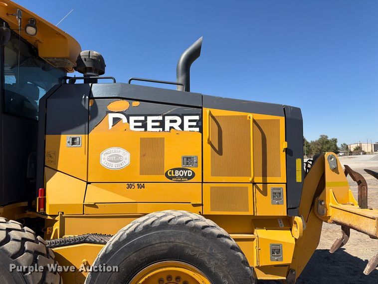image for item EW7549 2016 John Deere 672G motor grader