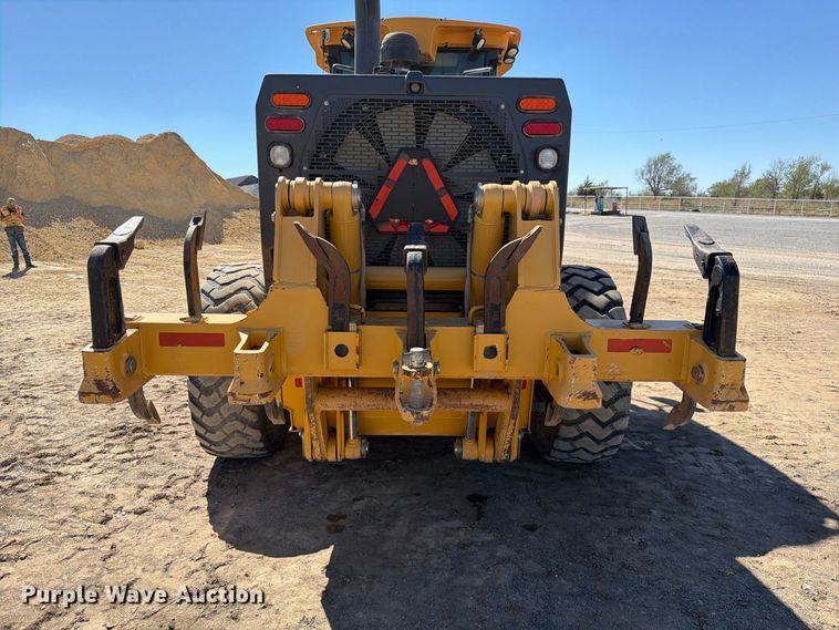 image for item EW7549 2016 John Deere 672G motor grader