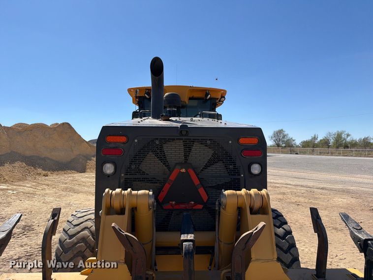 image for item EW7549 2016 John Deere 672G motor grader