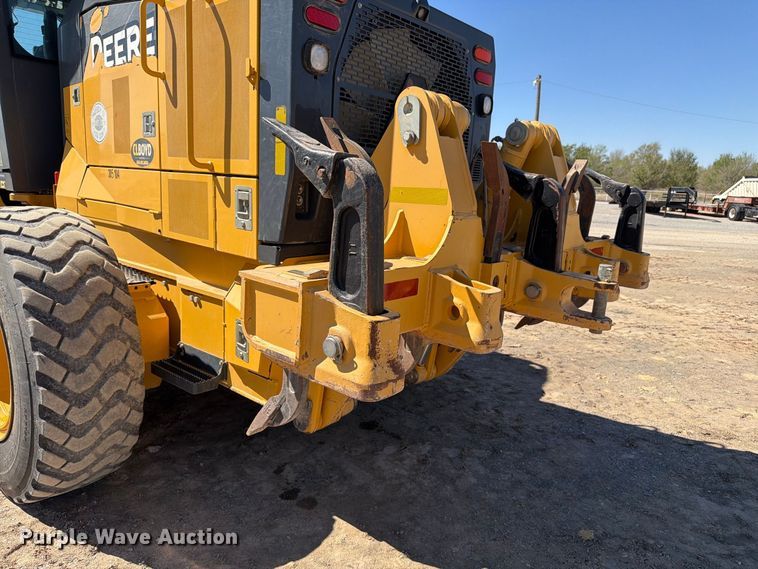 image for item EW7549 2016 John Deere 672G motor grader
