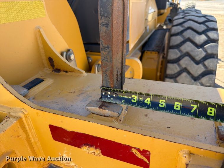 image for item EW7549 2016 John Deere 672G motor grader