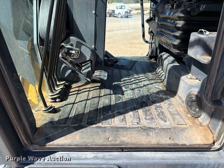 image for item EW7549 2016 John Deere 672G motor grader