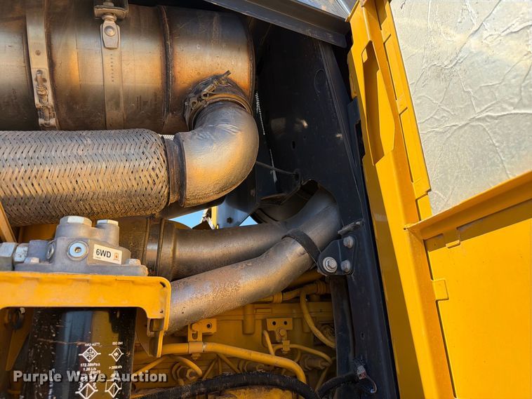 image for item EW7549 2016 John Deere 672G motor grader