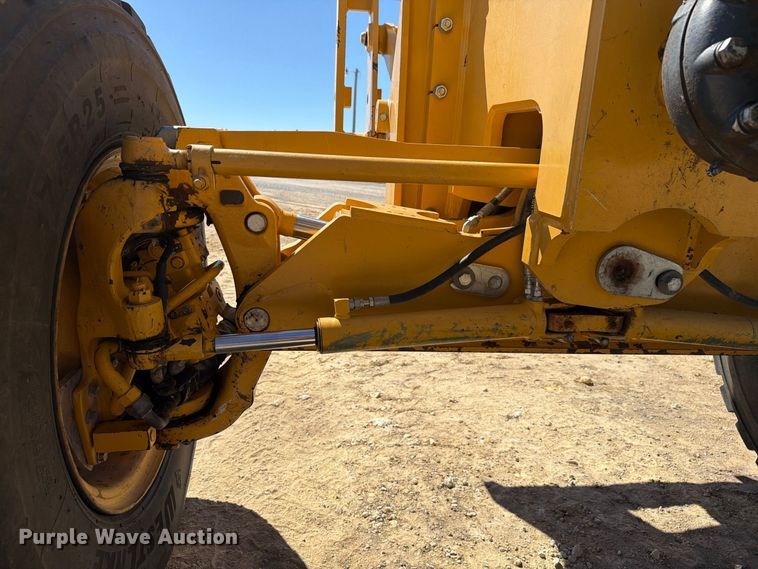 image for item EW7549 2016 John Deere 672G motor grader