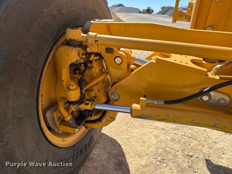 image for item EW7549 2016 John Deere 672G motor grader