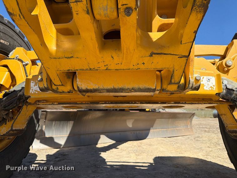 image for item EW7549 2016 John Deere 672G motor grader