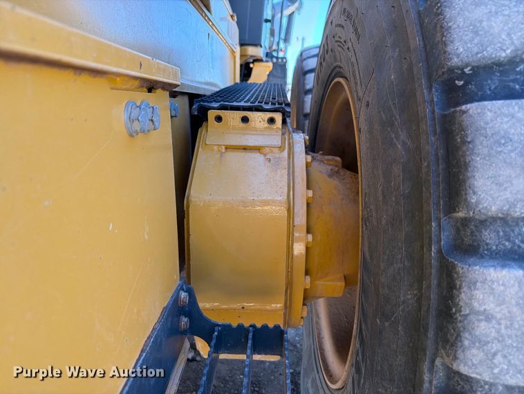image for item EW7549 2016 John Deere 672G motor grader
