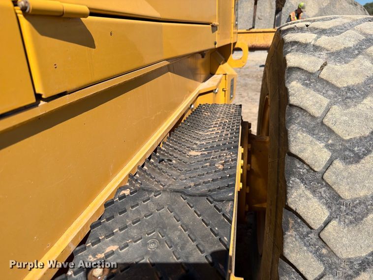 image for item EW7549 2016 John Deere 672G motor grader