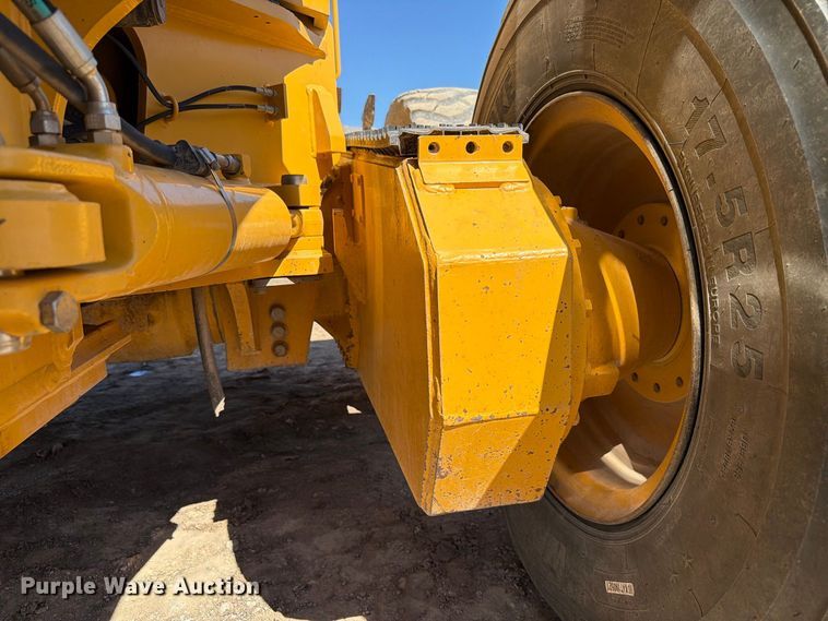 image for item EW7549 2016 John Deere 672G motor grader