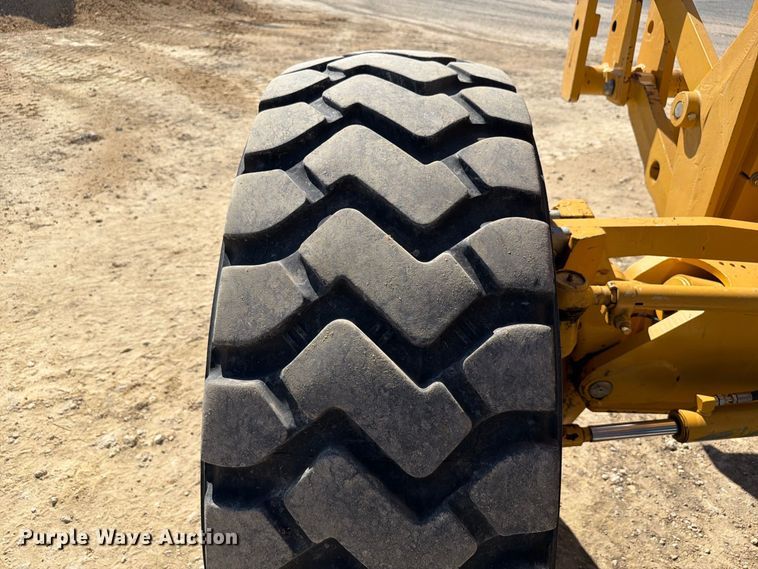 image for item EW7549 2016 John Deere 672G motor grader