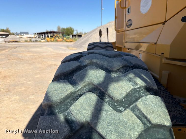 image for item EW7549 2016 John Deere 672G motor grader