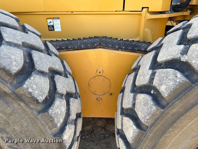 image for item EW7549 2016 John Deere 672G motor grader