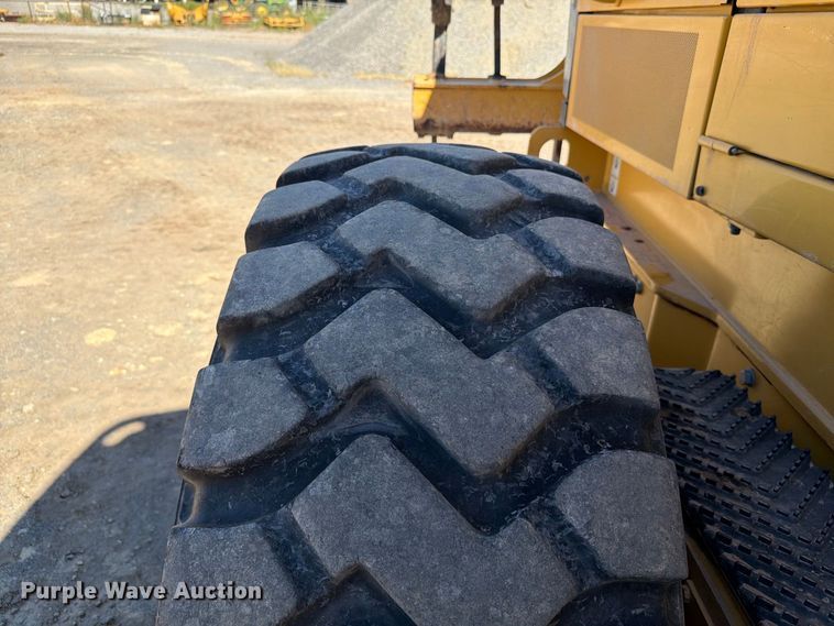 image for item EW7549 2016 John Deere 672G motor grader