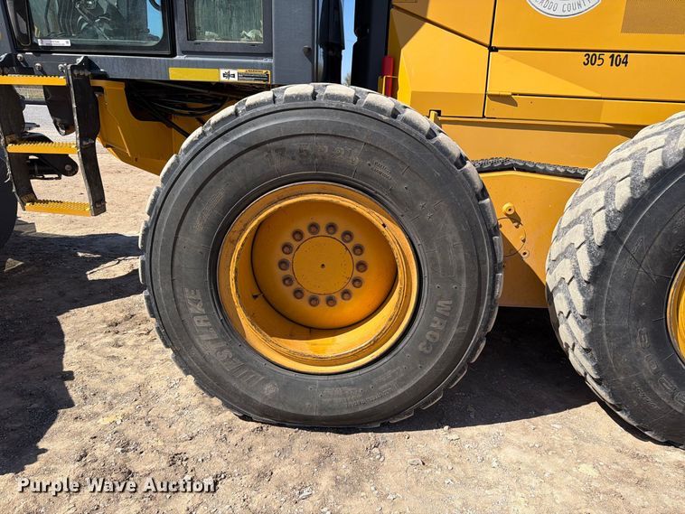 image for item EW7549 2016 John Deere 672G motor grader