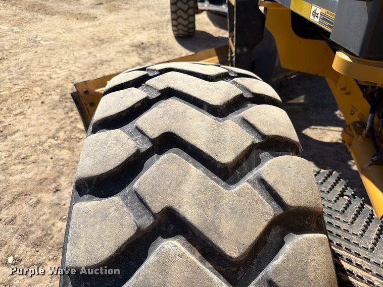 image for item EW7549 2016 John Deere 672G motor grader