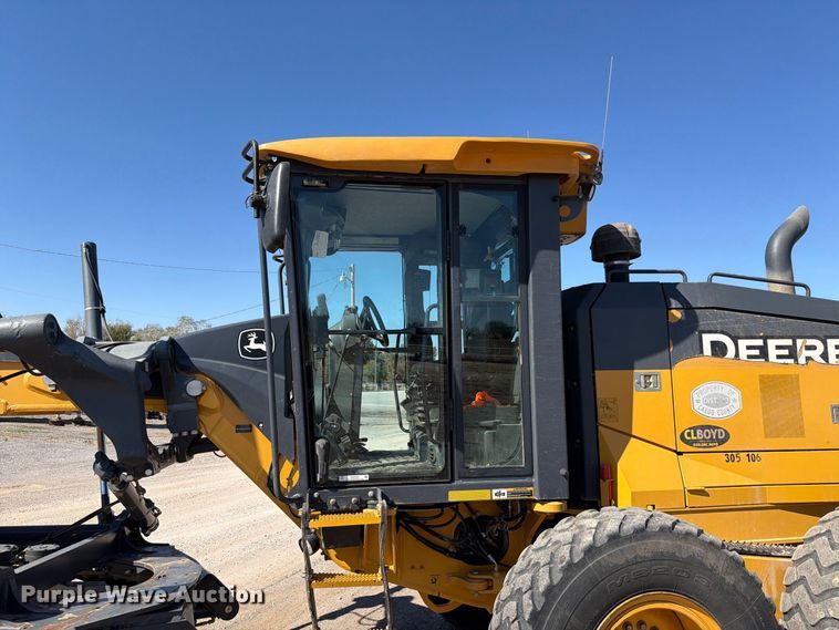image for item EW7550 2017 John Deere 672G motor grader