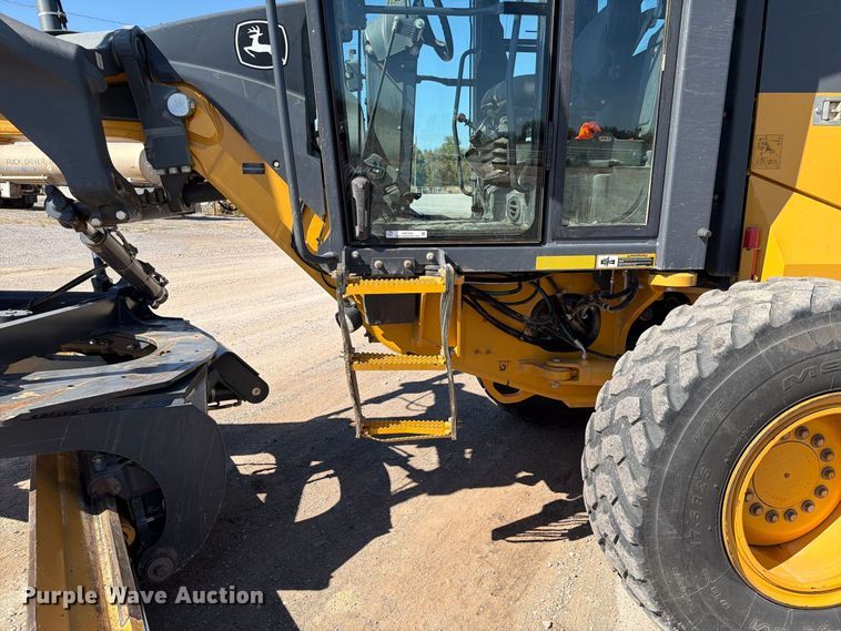 image for item EW7550 2017 John Deere 672G motor grader
