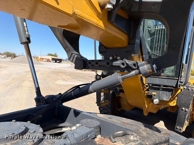 image for item EW7550 2017 John Deere 672G motor grader