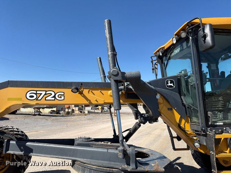 image for item EW7550 2017 John Deere 672G motor grader