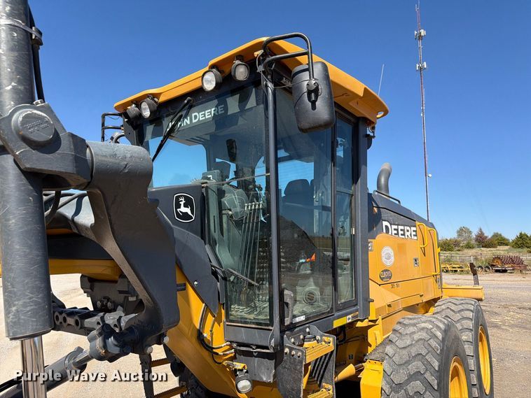 image for item EW7550 2017 John Deere 672G motor grader