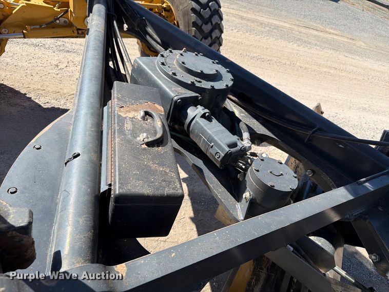 image for item EW7550 2017 John Deere 672G motor grader