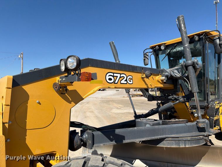 image for item EW7550 2017 John Deere 672G motor grader