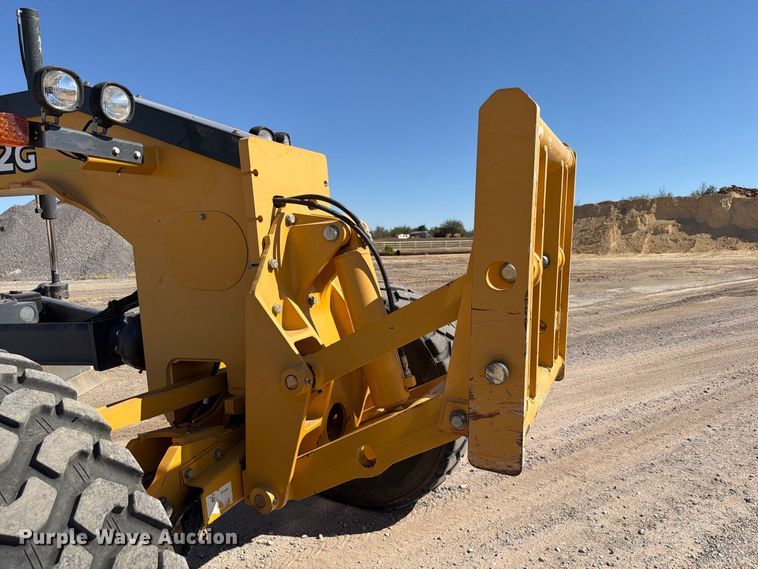 image for item EW7550 2017 John Deere 672G motor grader