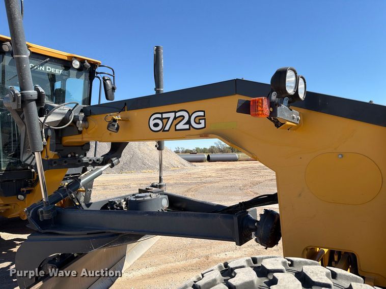 image for item EW7550 2017 John Deere 672G motor grader