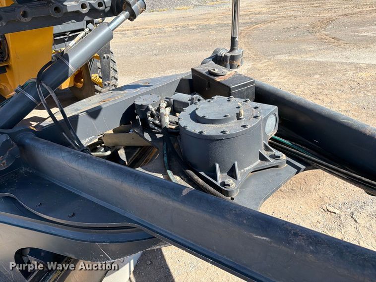 image for item EW7550 2017 John Deere 672G motor grader