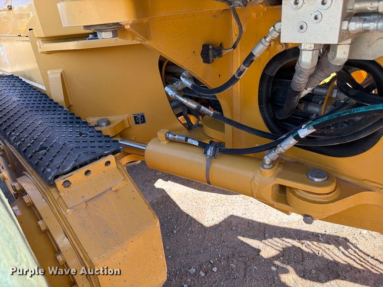 image for item EW7550 2017 John Deere 672G motor grader