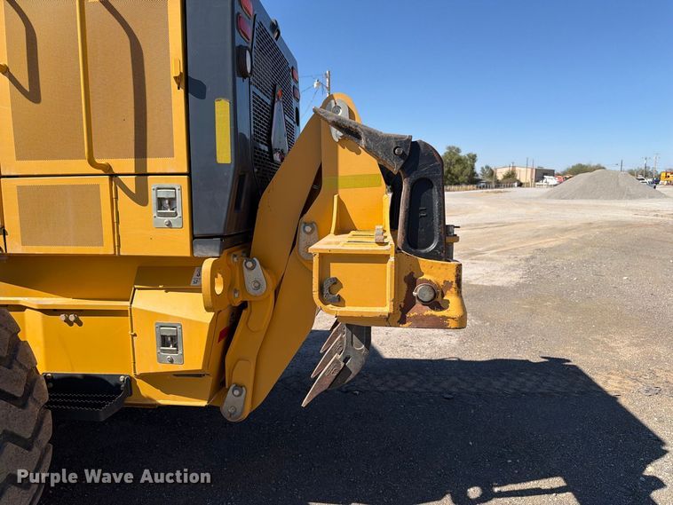 image for item EW7550 2017 John Deere 672G motor grader