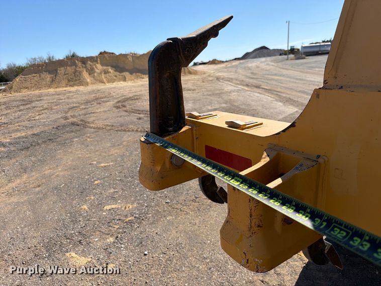 image for item EW7550 2017 John Deere 672G motor grader