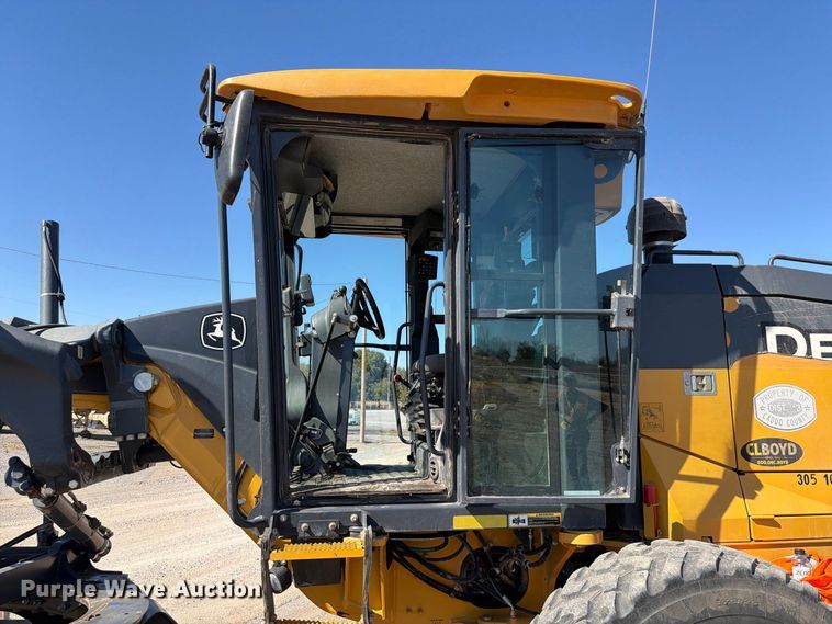 image for item EW7550 2017 John Deere 672G motor grader