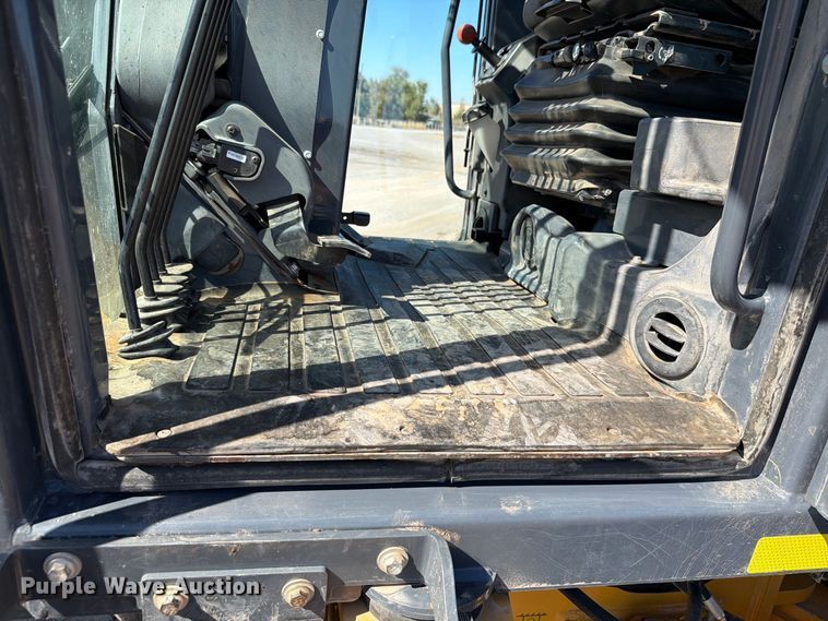 image for item EW7550 2017 John Deere 672G motor grader