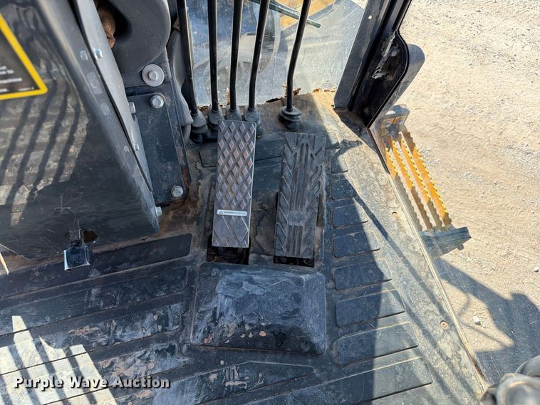 image for item EW7550 2017 John Deere 672G motor grader