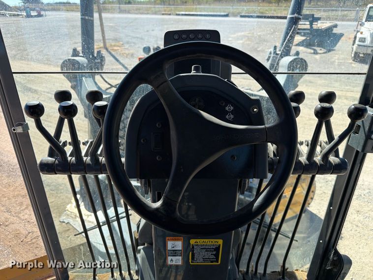 image for item EW7550 2017 John Deere 672G motor grader