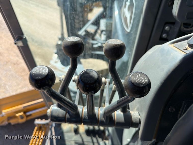 image for item EW7550 2017 John Deere 672G motor grader