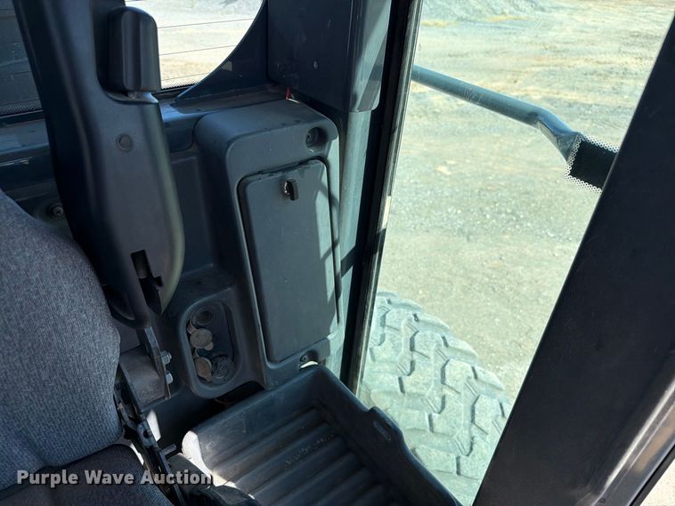 image for item EW7550 2017 John Deere 672G motor grader