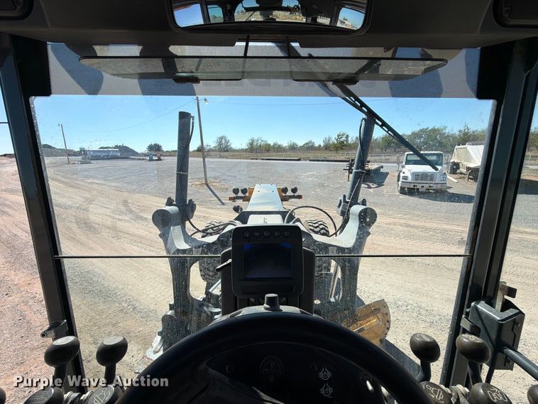 image for item EW7550 2017 John Deere 672G motor grader