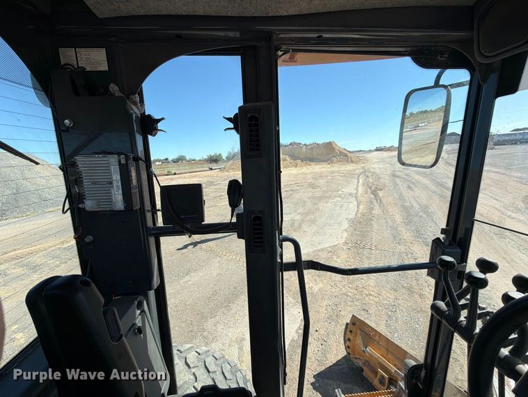 image for item EW7550 2017 John Deere 672G motor grader