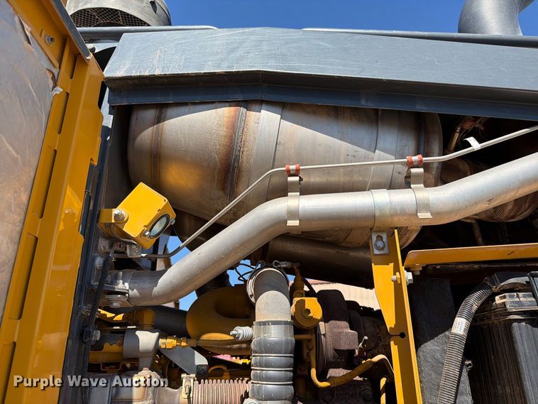 image for item EW7550 2017 John Deere 672G motor grader